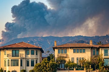 5 Celebrity Homes Threatened by Wildfires